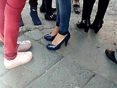 하이힐 신은 섹시 공주 몸매 제대로 숭배받는 거 보고 싶어?