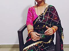 Desi indiai mostohaanyuka nedves puncáját kinti lépfia keményen szétbaszva!