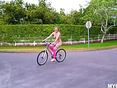 so i meet this blonde outside and we fuck doggystyle to creampie