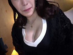 imagine opening door to no1 delivery babe who sucks off in 5 minutes??