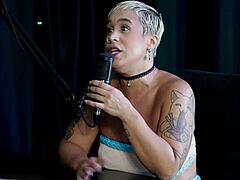 Nude Blonde Gets Sensual Massage After Dirty Talk Regret