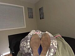 CEO licks secretary's sexy nylon soles! 👅🦶