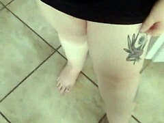 girl sees flashed cock and drops to suck it deep in garage