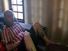 cuck hubby cleans creampie surprise from my gym pussy lick without noticing