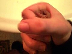 pau de 20cm latejando gostoso na punheta