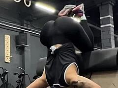 my usual crossfit workout turns into sweaty solo pussy play session