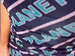 Morena brasileira da bunda grande gemendo alto no pau, her curvy latina ass flashes tempting young eyes