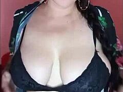 beautiful huge colombian milf slut masturbates her wet pussy for first custom video