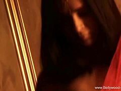 Exotic oriental babe shakes her sexy teasing belly dance so hot!