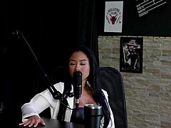 Paulistinha's Emotional Bi Awakening with Friends Support