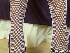 mmm british milf bounty in fishnets finger fucks her juicy pink cougar pussy so good