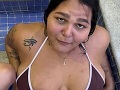 Maria BBW Sucks Huge Cock Hidden In Pool For First Time Deepthroat