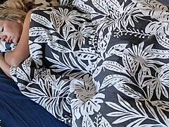 hubby rams wife hard early morning 😩💦 cumshot blast