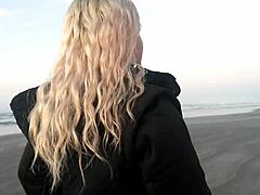 Gostosa Walks Panties Fucks Beach For Cash