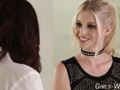 Latina Blonde Lez Kiss Heels Bedroom Heat