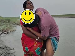 bangladeshi bowdi hangs out with boyfriend in open spot