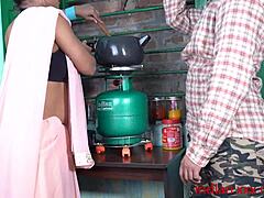 hey bro, indian step sis pussy gets pounded quick by step bro in hindi 😏🍆💦