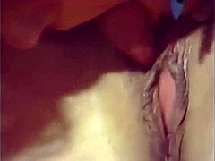 80-luvun lesbotoimintaa Tamara Longleyn ja Rachel Ryanin kanssa retro sinisessä leffassa