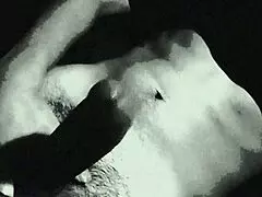 Joven chileno se corre mientras gime, ¿quieres verlo?