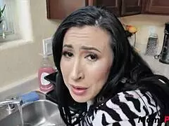 Mostoha fiú, vedd át az irányítást és baszj meg keményen