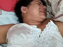 Wow! Indická žena berie obrovský kokot hlboko do hrdla!