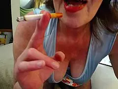 Palautu Dawnskye1962:n kanssa seksikkäässä savutus- ja runkkaussessiossa