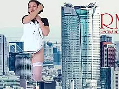 I'm Shocked by This Giant Lady Strutting Without Panties in the City