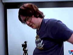 Bossiga Ava suger kuk och kör tuttfuck som en proffs-milf