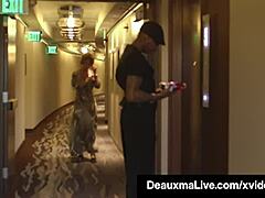Cougar du Texas Deauxma se fait défoncer par une grosse bite noire à l’hôtel 😍