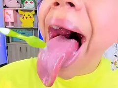 i'm lila jordan, brushin my teeth with tongue out, spittin saliva on webcam
