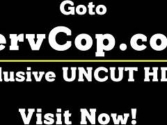 Тинейджерша поймана с крадеными вещами в трусиках - извращенный коп разоблачает её в гараже