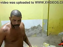 Seduce the hired bricklayer at home until he fucks me