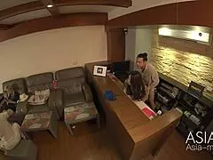 Watch this horny milf bend over for outdoor fingering?