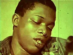 Tabu interracial retrô com par de chocolate e ruiva safada