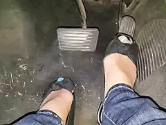 Teen milf does intimate anal fetish on italian webcam