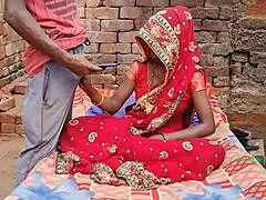 Aaj Pahli Bar Desi Wife Ki Khatiya Mein Chudai Ho Gayi