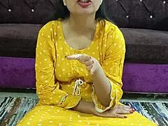 Himachali audio beautiful indian bhabi ne ki devar ke saath jabardasti galiyaan de-de kar devar se choot chudwaayi phaadi main