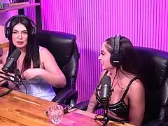 Giselle Berdnarski Leaves Monique Bertolini Horny