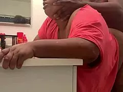 일요일 아침 부드러운 연결로 특별해지는 섹스 모먼트