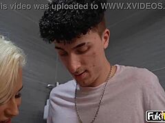 Yo, mačeha Spencer Scott me je navdušila z globokim grlom! 🔥