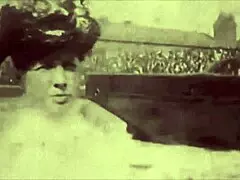 I love this vintage illustration, it's so retro and antique, makes me feel all tingly