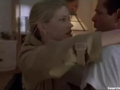 רנה גריפין חשופת חזה בסצנה רטרו אהובה מ-1995