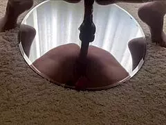 Η σέξι Ardentina παίρνει στάξιμο οργασμό με dildo!