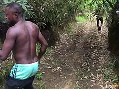 yo, laitetaanpa rujoa metsässä ennen tuota vieressä olevaa bilettä, saatiin kiinni naimasta päällikköä isolla perseellä