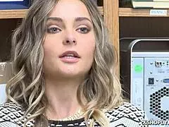 Jason Foreskin karmi Aften Opal wielkim kutasem do głębokiego gardła w biurze