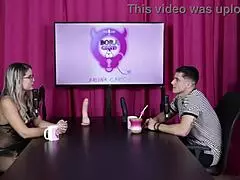 Ele se diz bi ativo mas não dá o cu, só na loja - Digão da Ilha Sheer Red