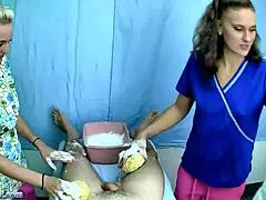 Casey et JC Simpson te lavent au gant coquin