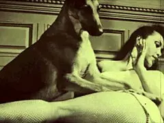 Gioco intenso con figa taboo vintage e azione a pecorina all'aperto.