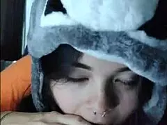 Wow, Cute Teen Babe Wants to Suck White Moon Deep!