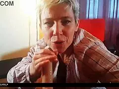 ta banquiere turns into a wild jerk-off fantasy.